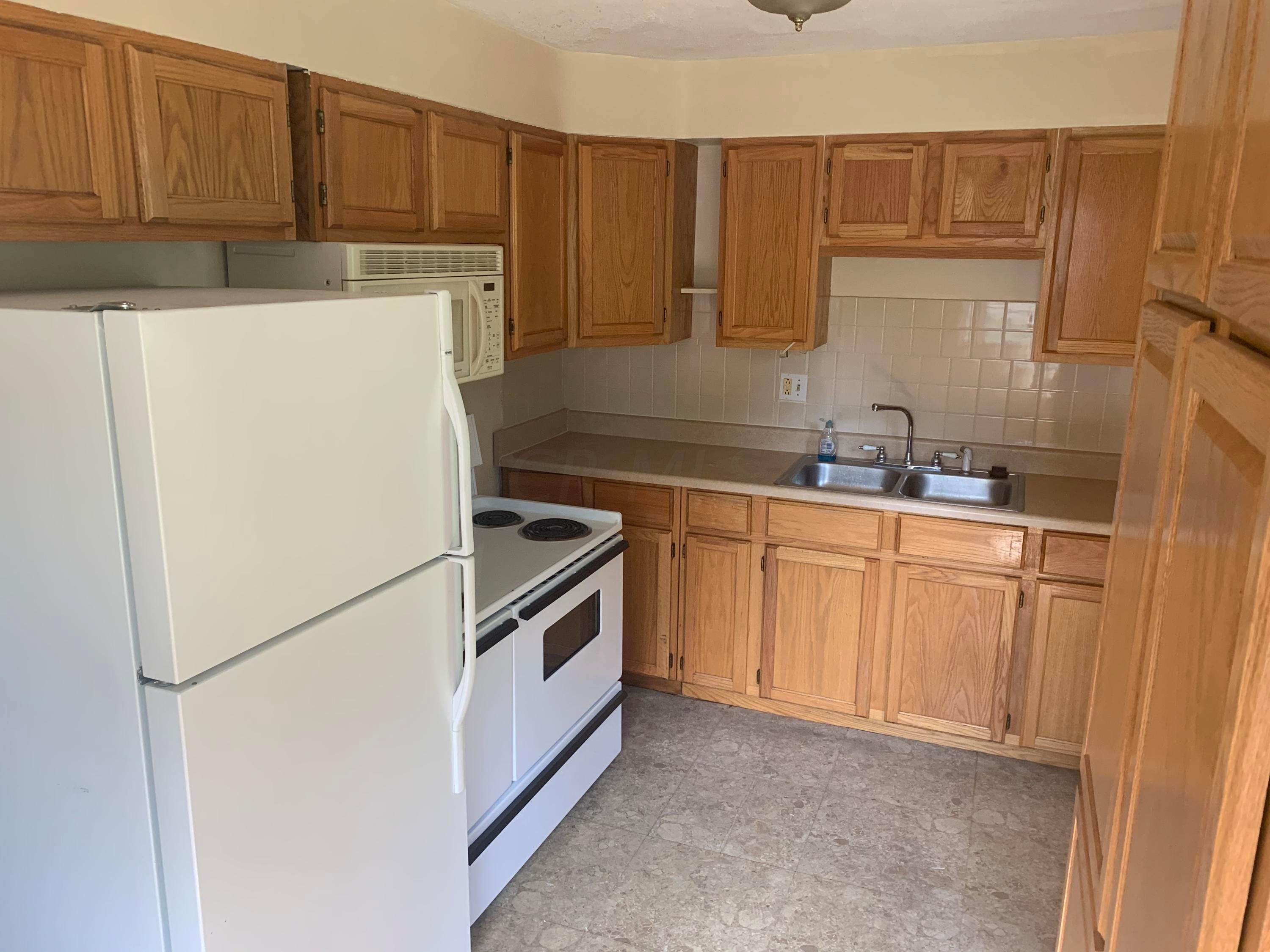 2196 Bristol Road Columbus, OH 43221 - Photo 2 of 11