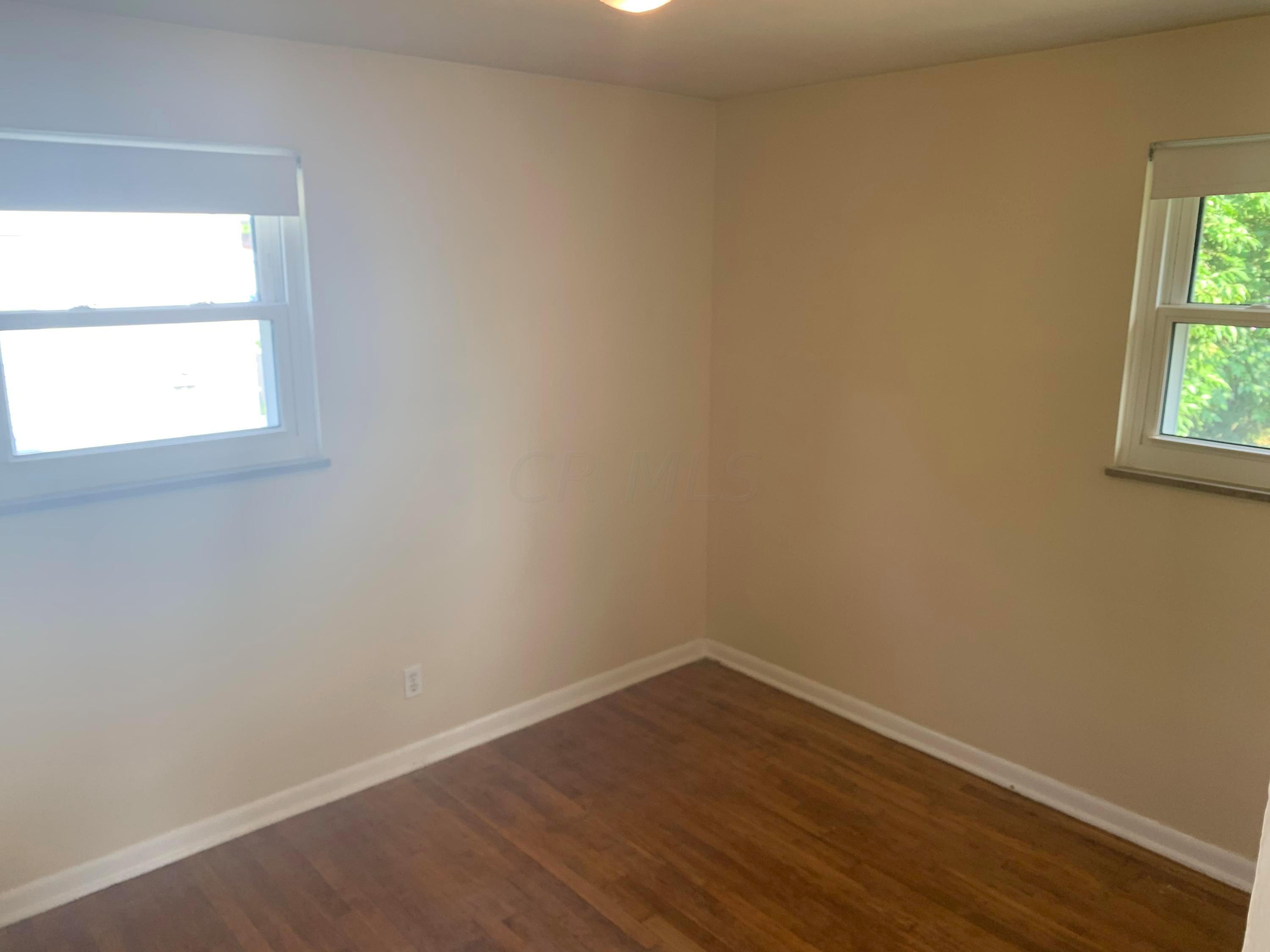 2196 Bristol Road Columbus, OH 43221 - Photo 8 of 11