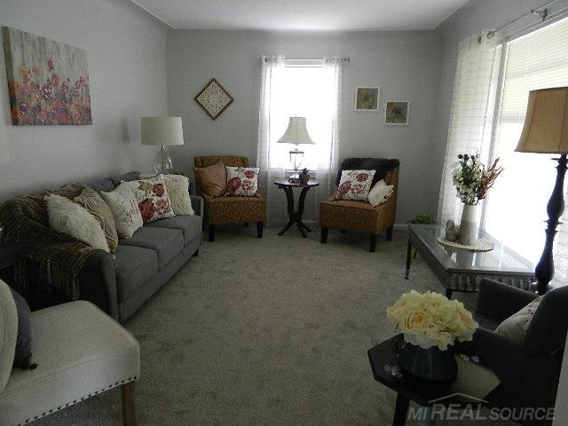 8673 Superior Street Center Line, MI 48015 - Photo 8 of 66 Living Room