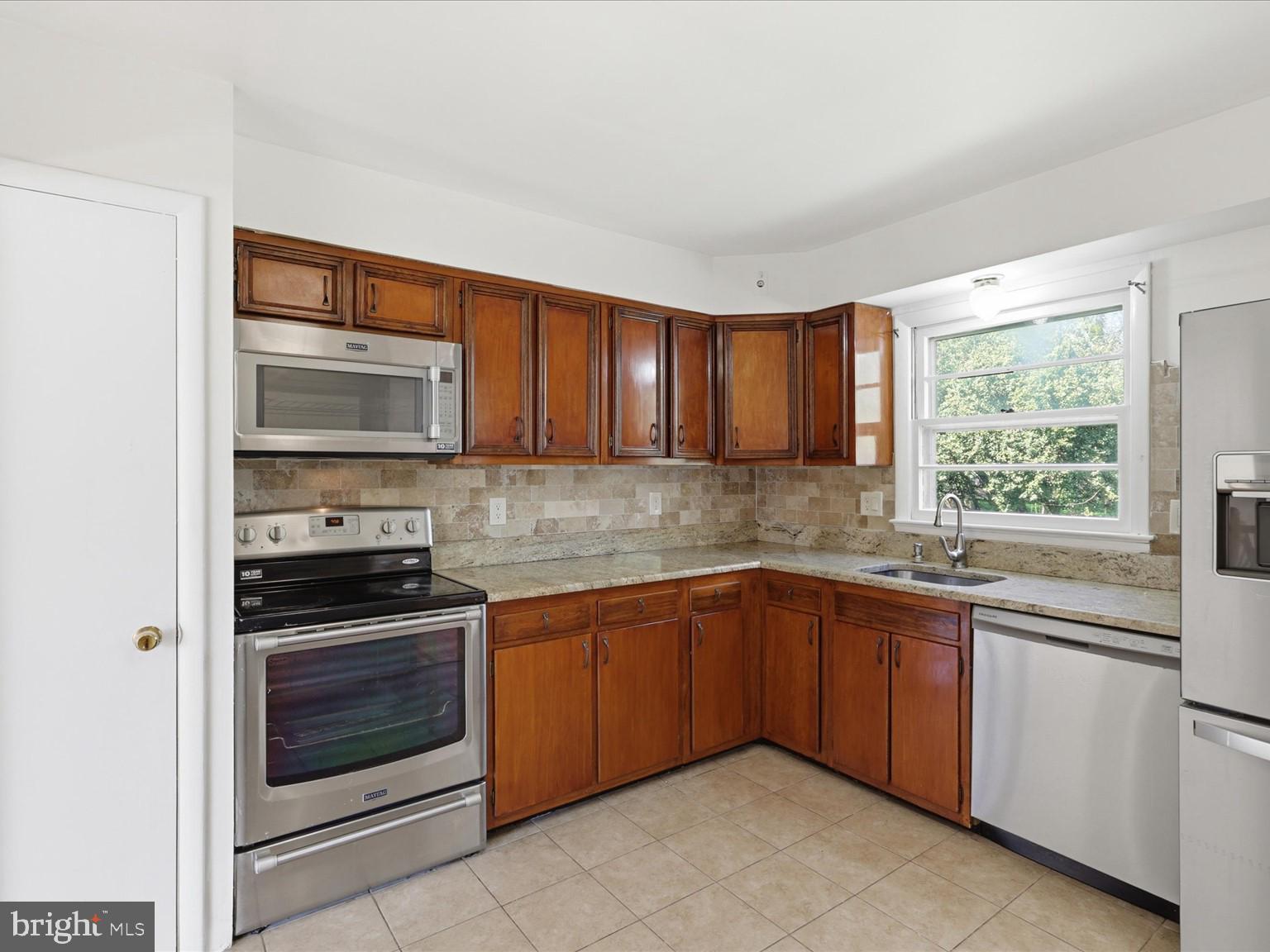 1708 Monza Road McLean, VA 22101 - Photo 5 of 29