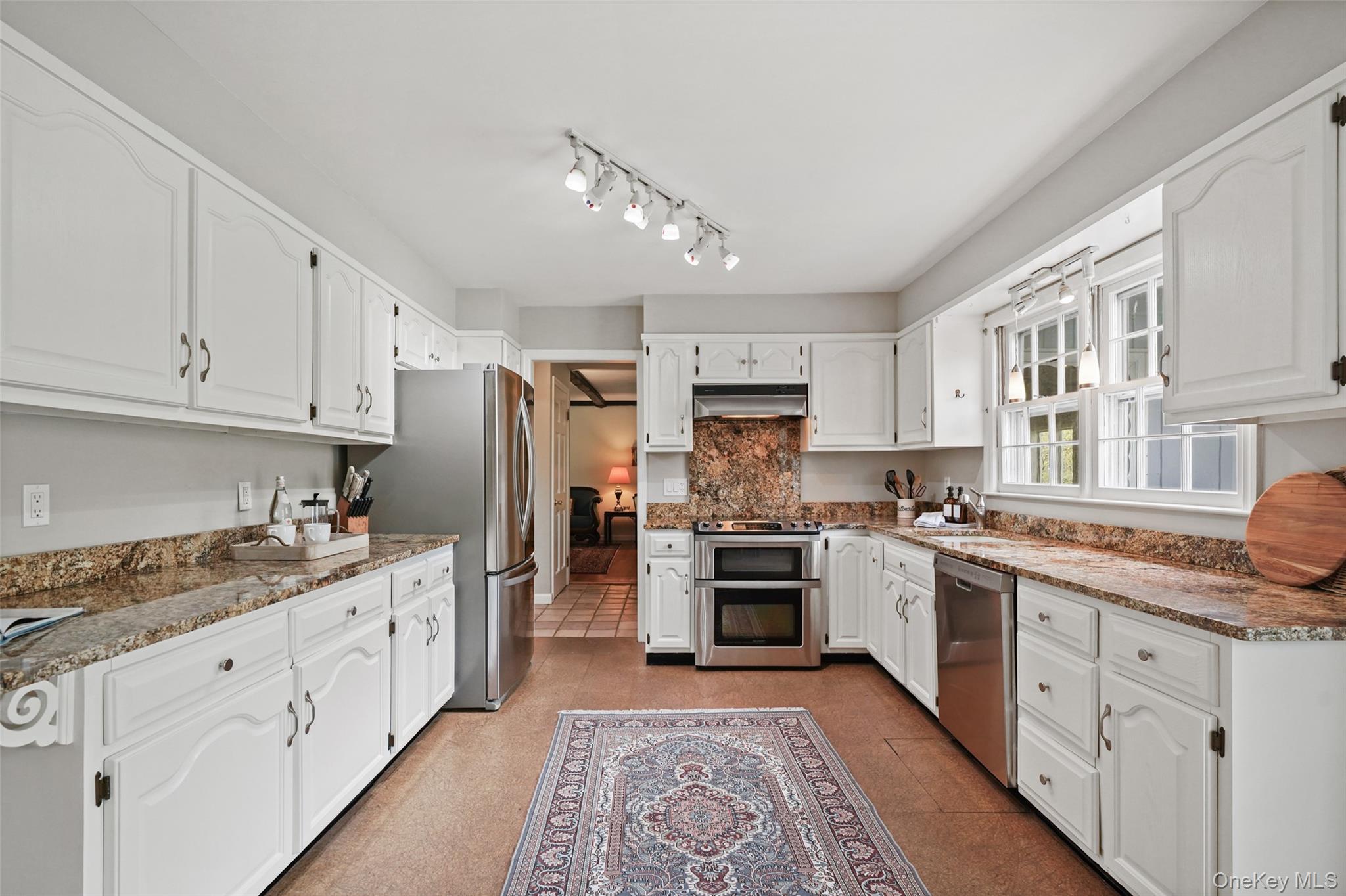 112 Parkview Road North Pound Ridge, NY 10576 - Photo 8 of 39