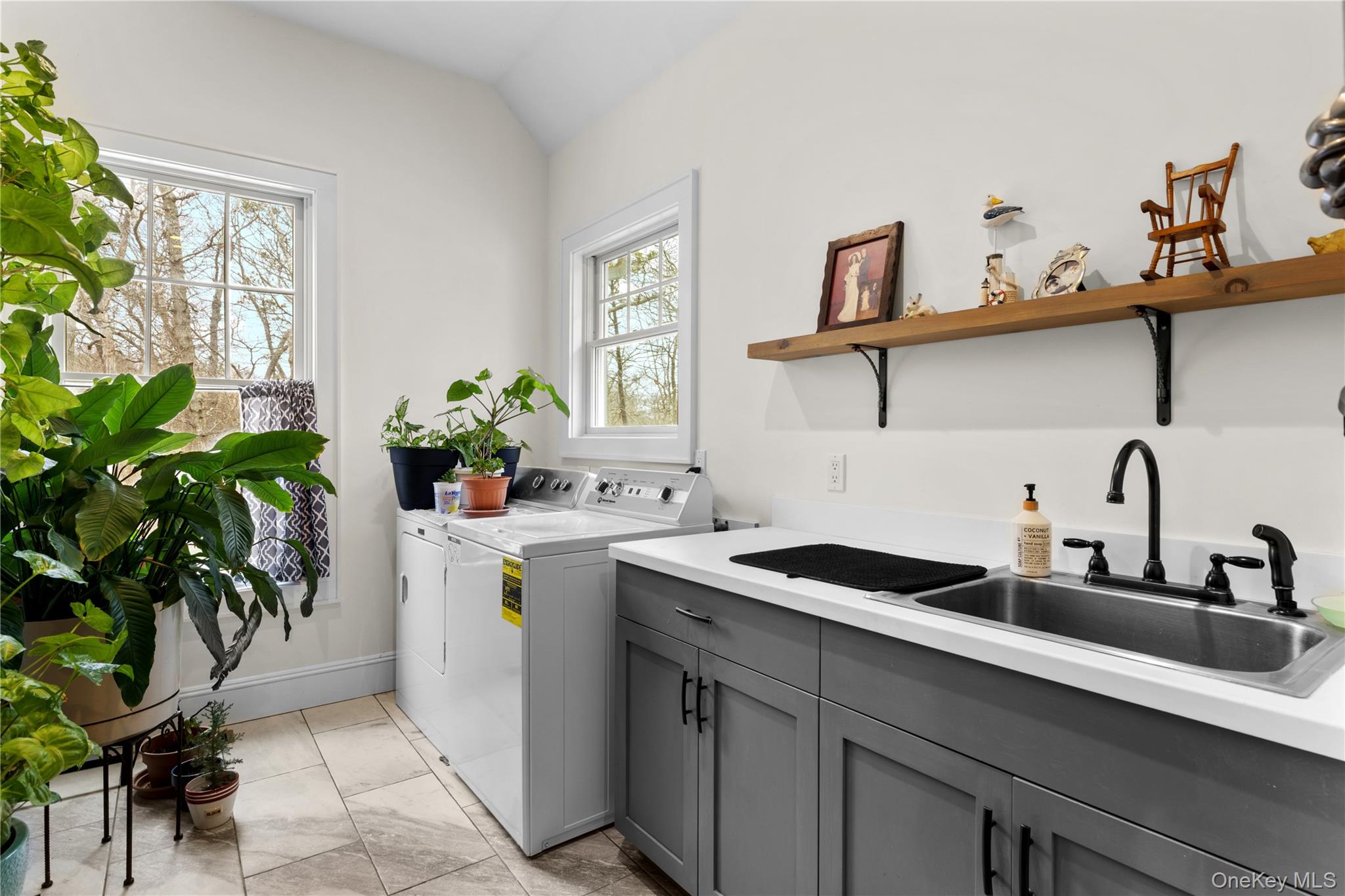 360 Masters Road Laurel, NY 11948 - Photo 25 of 49