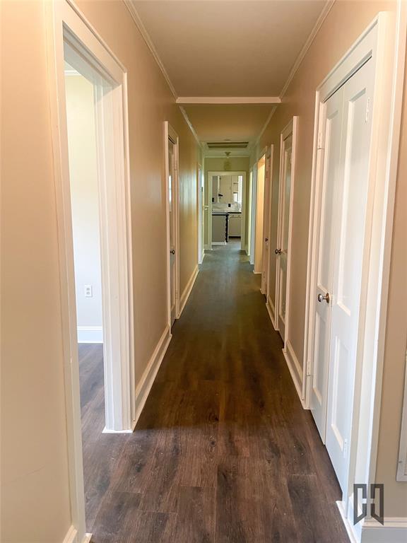714 Butler Street Springhill, LA 71075 - Photo 13 of 22 Hallway