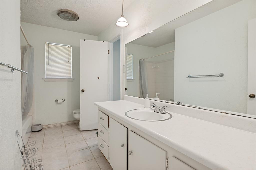 1121 Billie Ruth Lane Hurst, TX 76053 - Photo 18 of 25