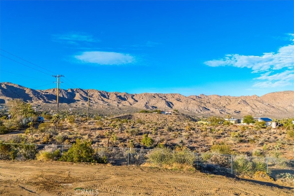 7959 Stephenson Lane Yucca Valley, CA 92284 - Photo 13 of 75