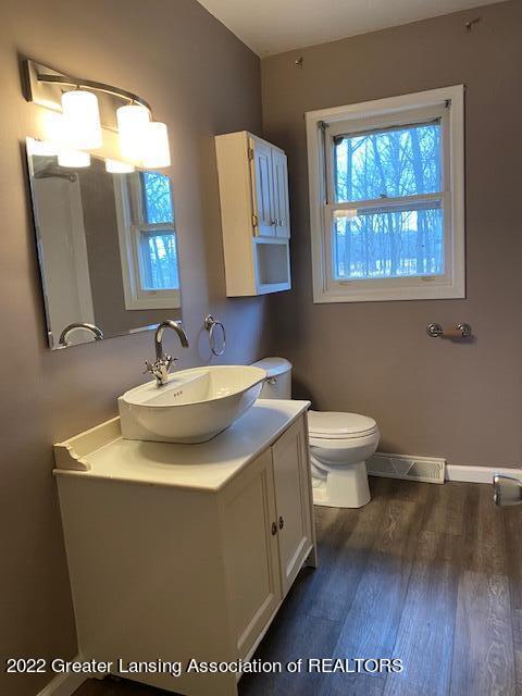 7716 Loomis Road Dewitt, MI 48820 - Photo 11 of 19 Bathroom