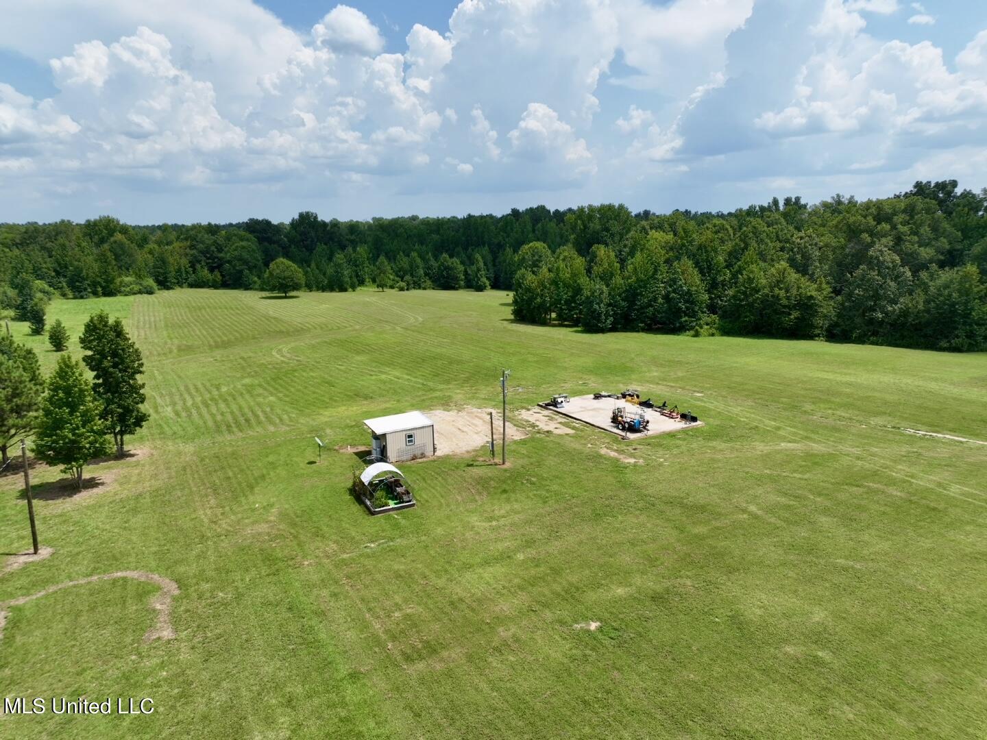 1625 Barnes Road Canton, MS 39046 - Photo 21 of 51 F305913B-F820-4B45-84C7-36740CC2AB4B
