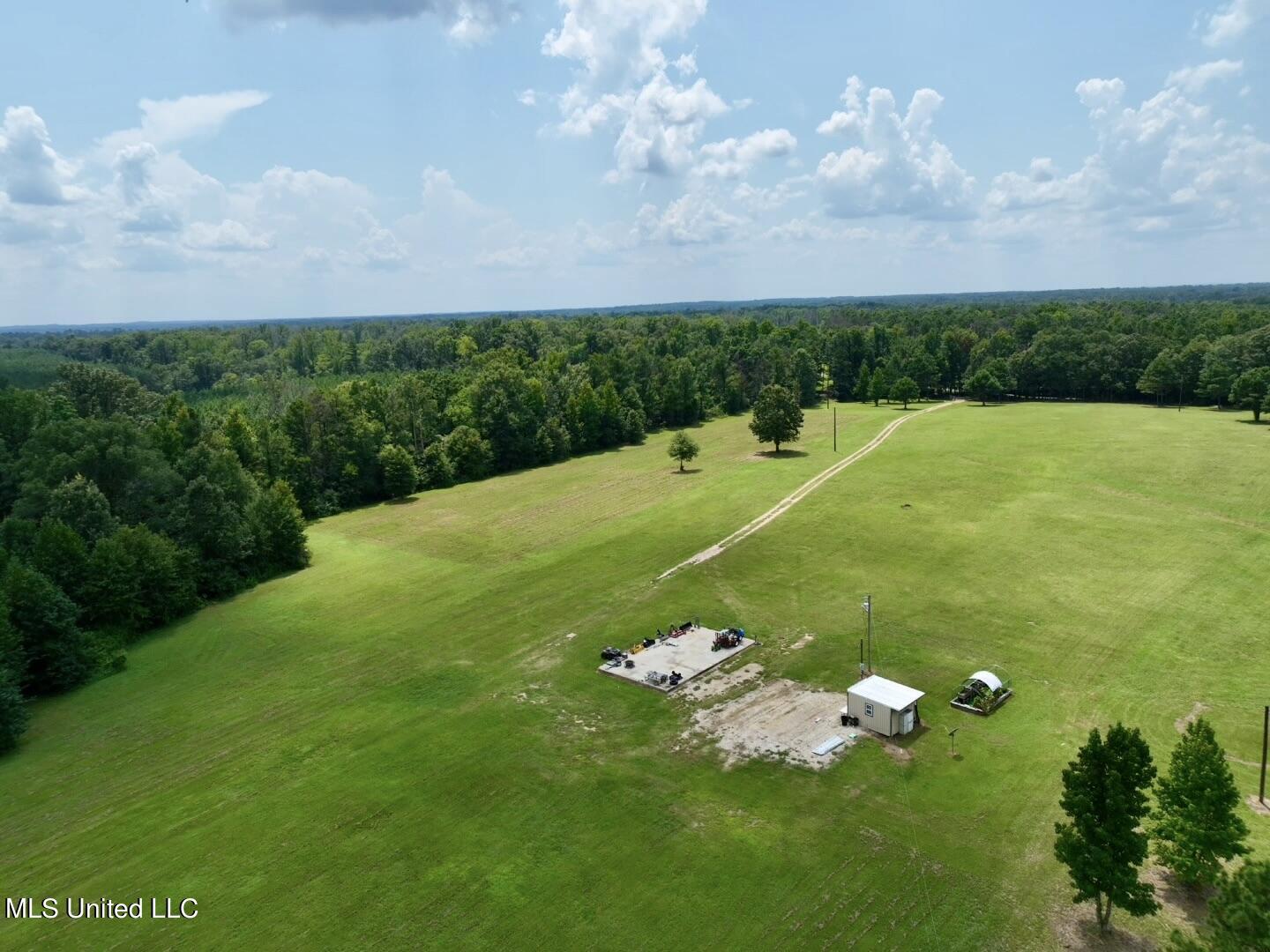 1625 Barnes Road Canton, MS 39046 - Photo 32 of 51 77C056E3-A407-451F-8DFB-12DA521C6FB9