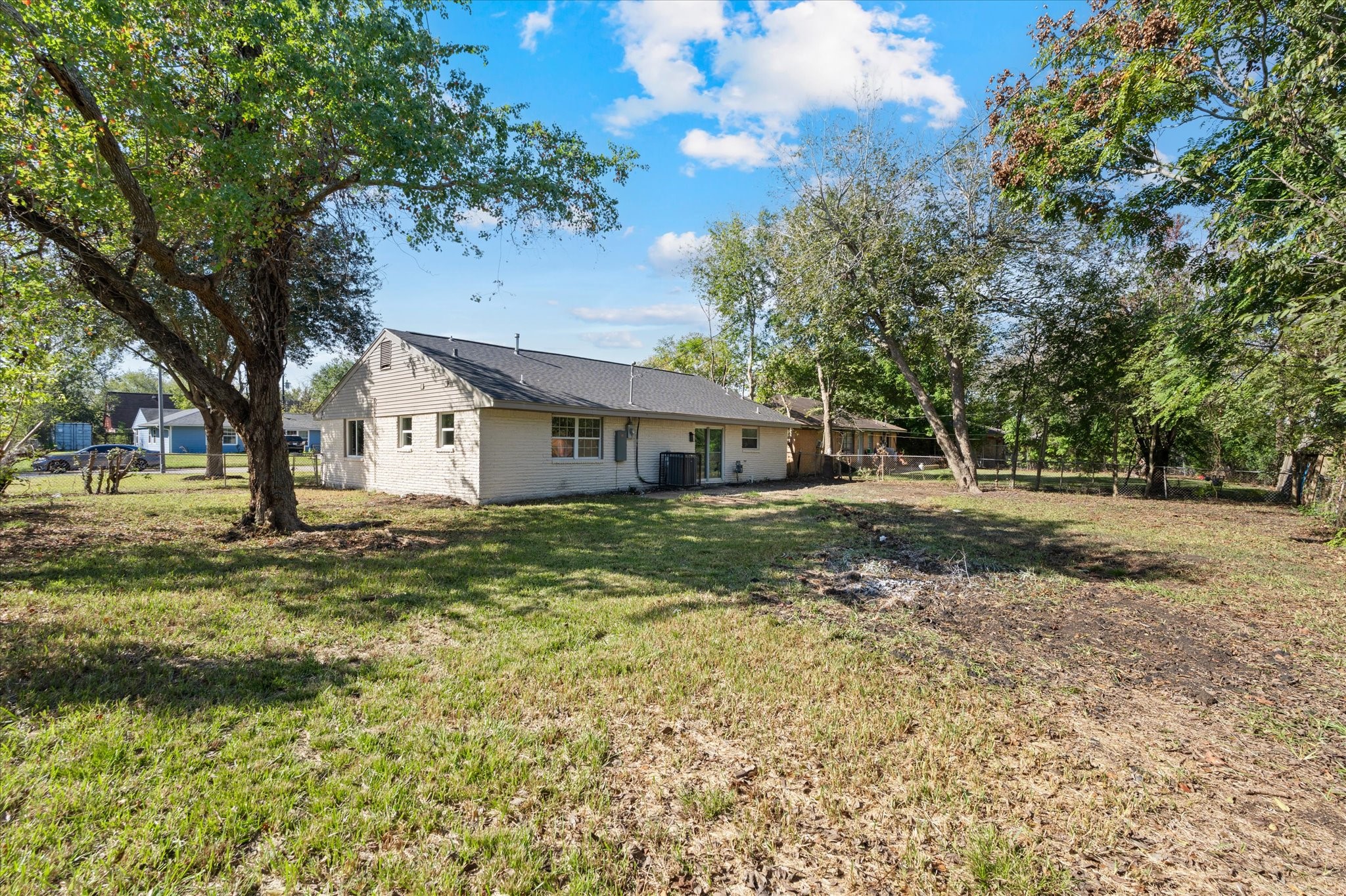 5531 Elm Tree Drive Houston, TX 77048 - Photo 18 of 28