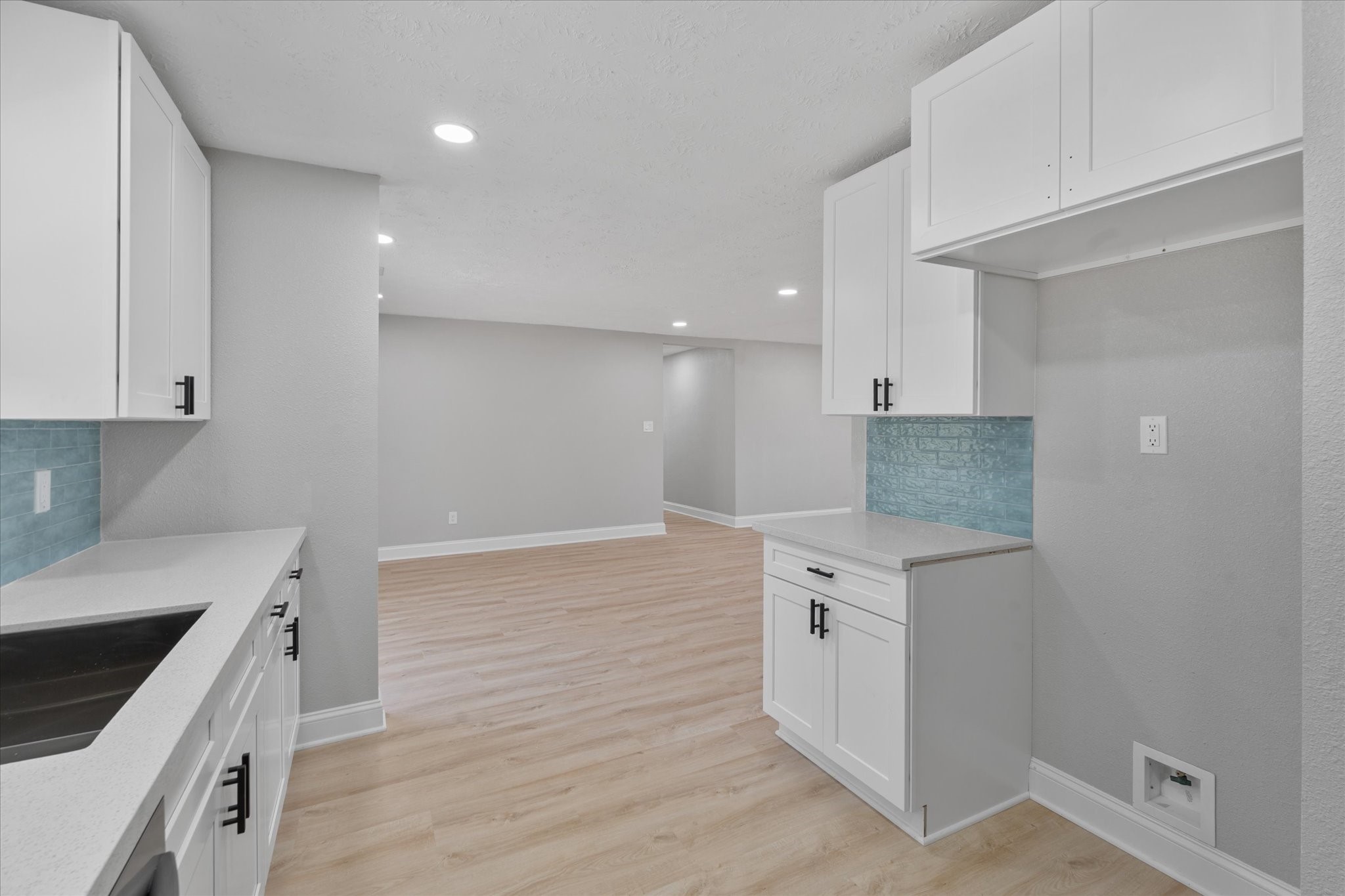 5531 Elm Tree Drive Houston, TX 77048 - Photo 2 of 28