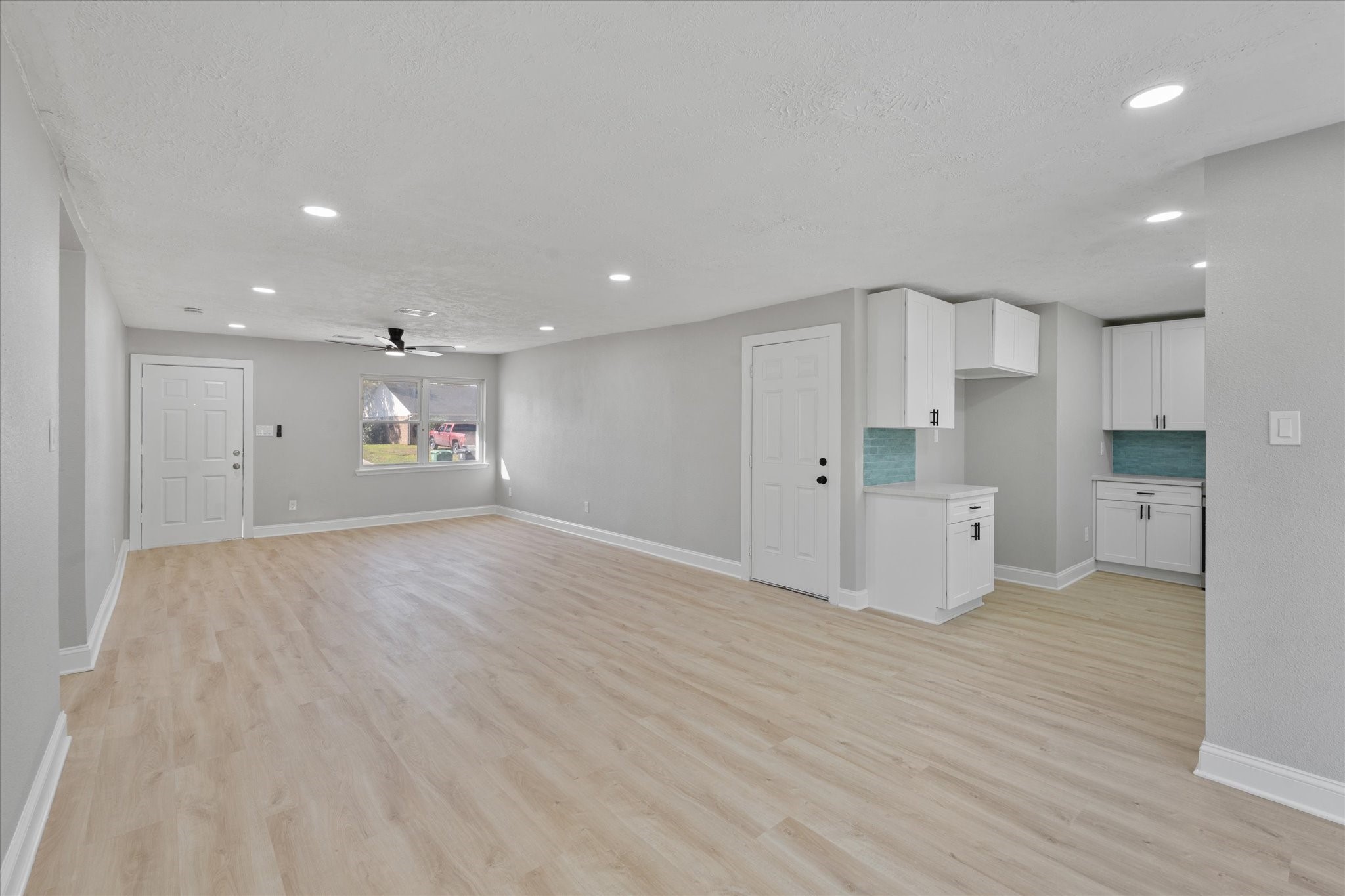 5531 Elm Tree Drive Houston, TX 77048 - Photo 7 of 28