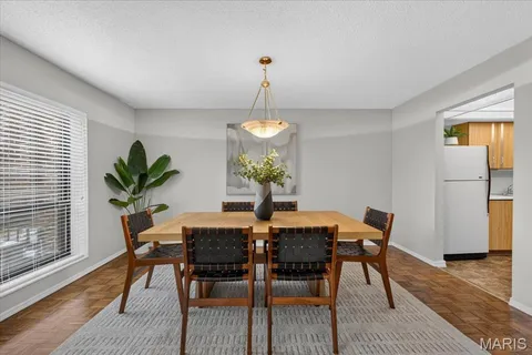 $249,900 | 564 Sarah Lane, Unit 104, St. Louis, MO 63141