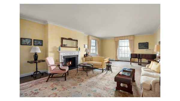 a view of entryway and hall