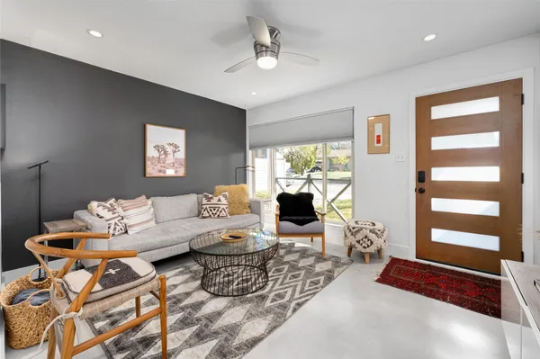 $3,200 | 4620 Englewood Drive, Austin, TX 78745