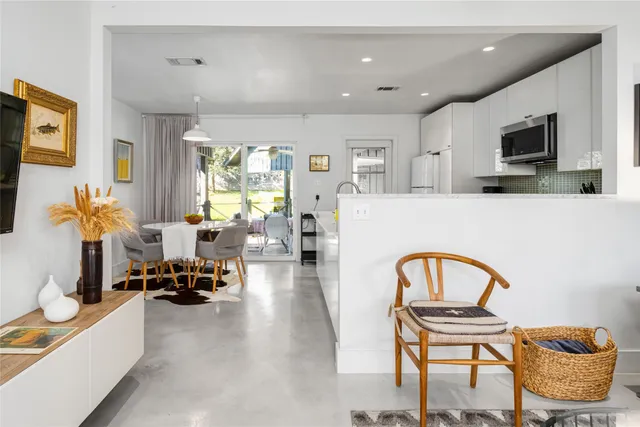 $3,000 | 4620 Englewood Drive, Austin, TX 78745