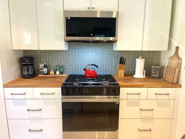 $3,100 | 4620 Englewood Drive, Austin, TX 78745