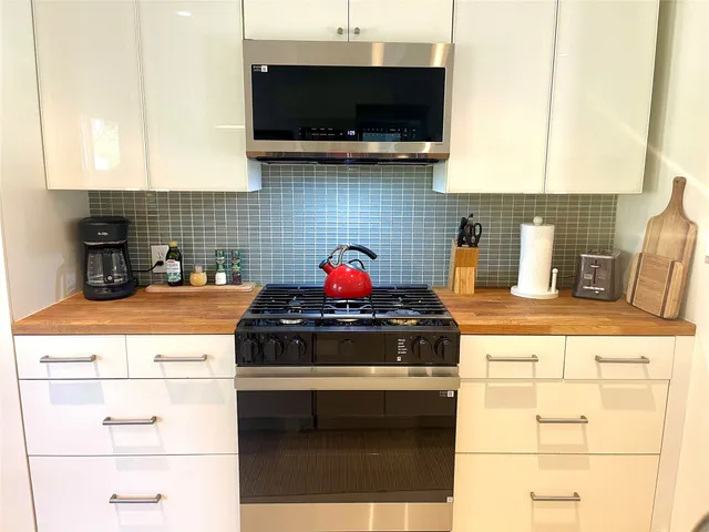 $3,000 | 4620 Englewood Drive, Austin, TX 78745