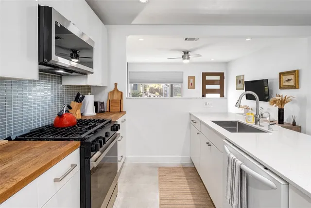 $3,000 | 4620 Englewood Drive, Austin, TX 78745