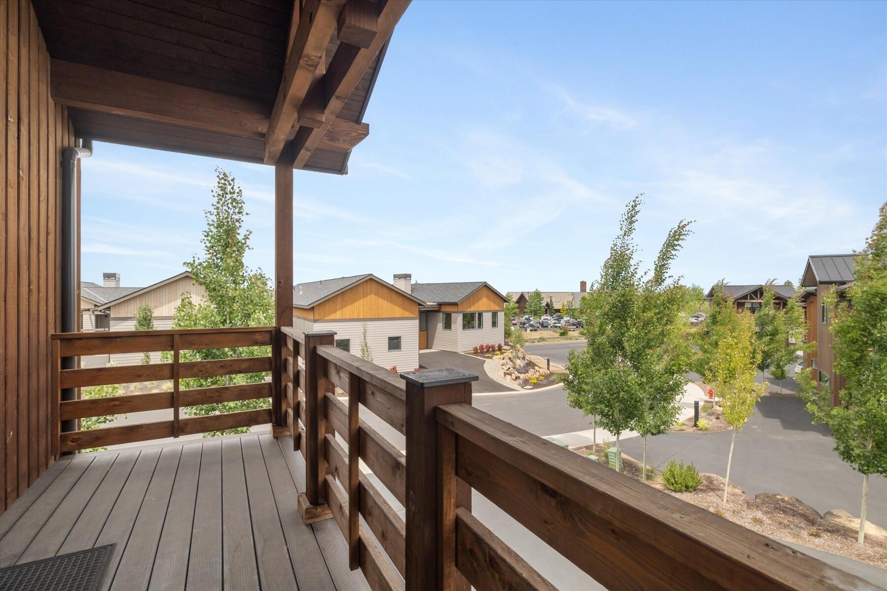 19208 Gateway Loop, Unit 17 Bend, OR 97702 - Photo 27 of 38 PRIVATE DECK OFF OF ADU