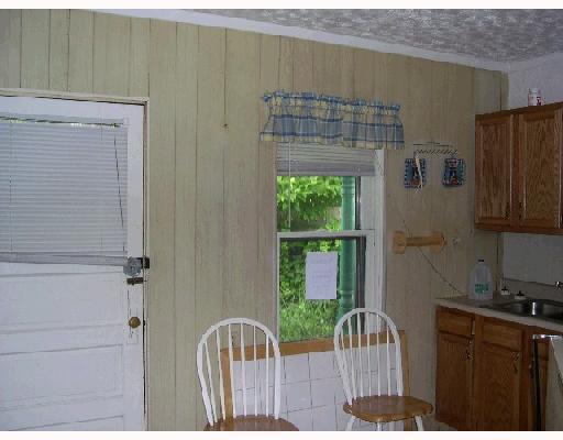 21 East Roseridge Street Bellevue, PA 15202 - Photo 5 of 6 Kitchen.