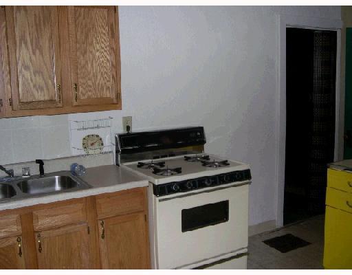 21 East Roseridge Street Bellevue, PA 15202 - Photo 6 of 6 Kitchen.