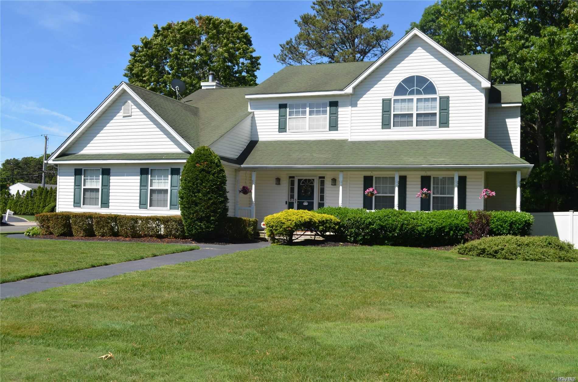 1 Embassy Road Selden, NY 11784 - Photo 1 of 1 Gallery Image 1