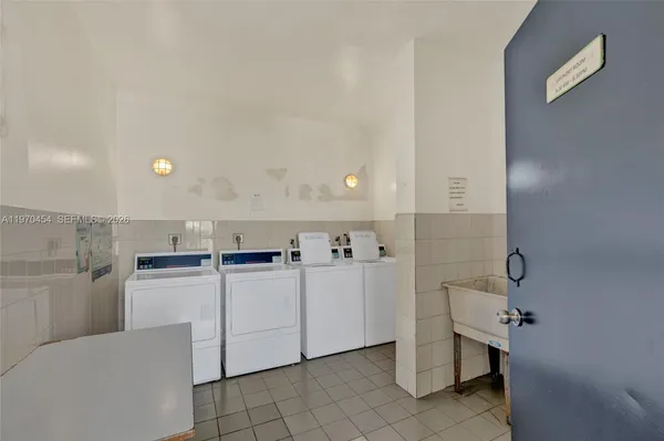 $275,000 | 7400 West 20th Avenue, Unit 402, Hialeah, FL 33016