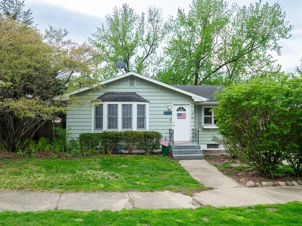 $352,000 | 923 Bell Avenue, New Buffalo, MI 49117