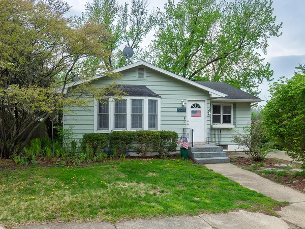 $352,000 | 923 Bell Avenue, New Buffalo, MI 49117