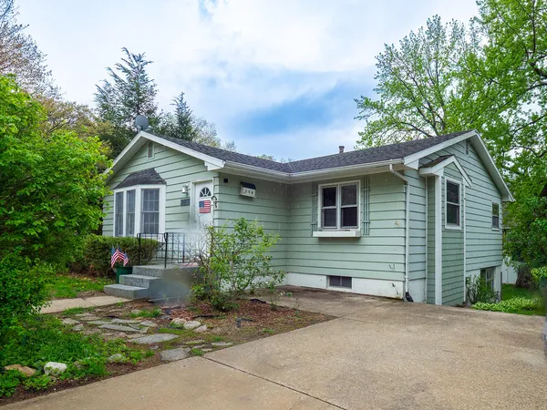 $352,000 | 923 Bell Avenue, New Buffalo, MI 49117