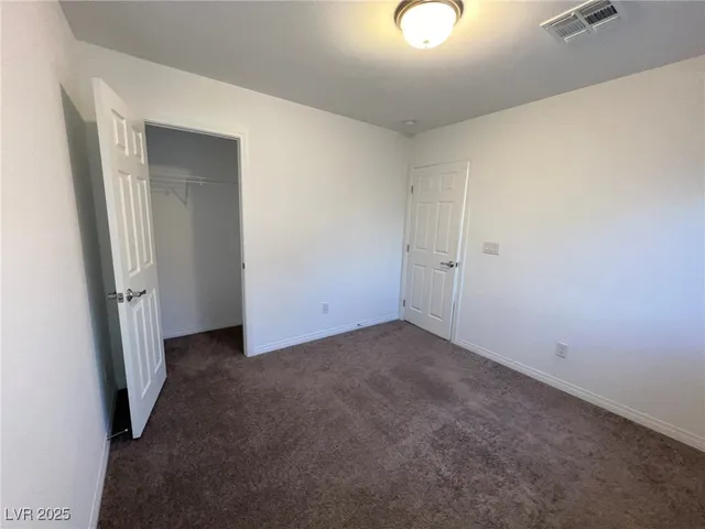 $2,835 | 7075 Jasper Hill Way, Las Vegas, NV 89118