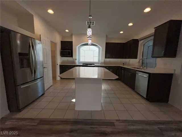 $2,835 | 7075 Jasper Hill Way, Las Vegas, NV 89118