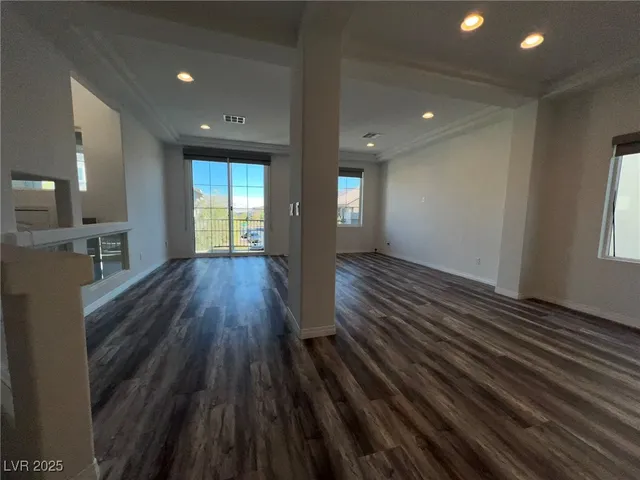 $2,835 | 7075 Jasper Hill Way, Las Vegas, NV 89118