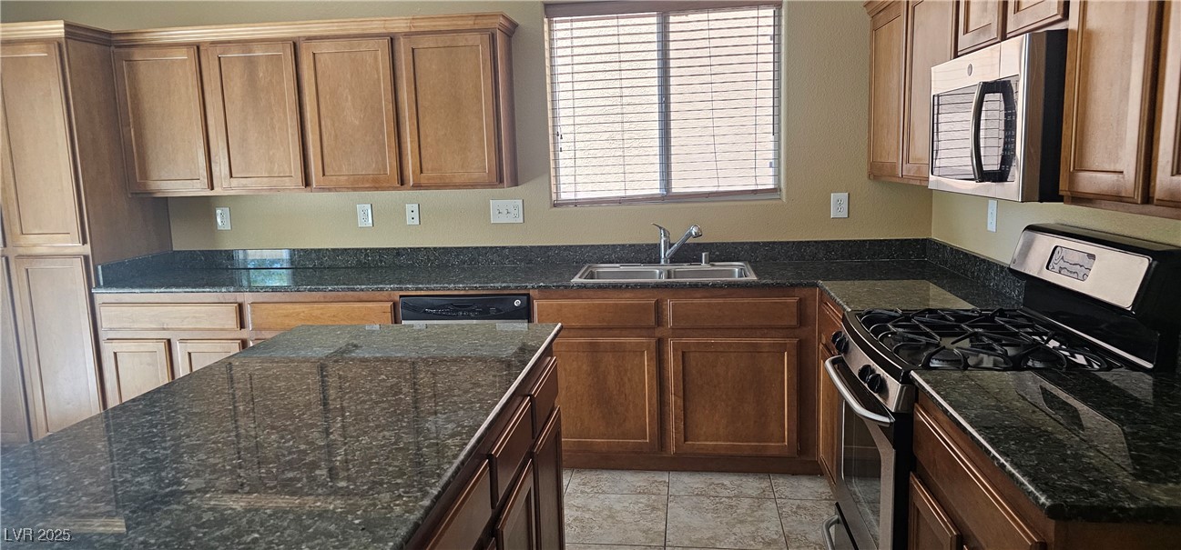 9018 Winchester Ridge Street Las Vegas, NV 89139 - Photo 15 of 24