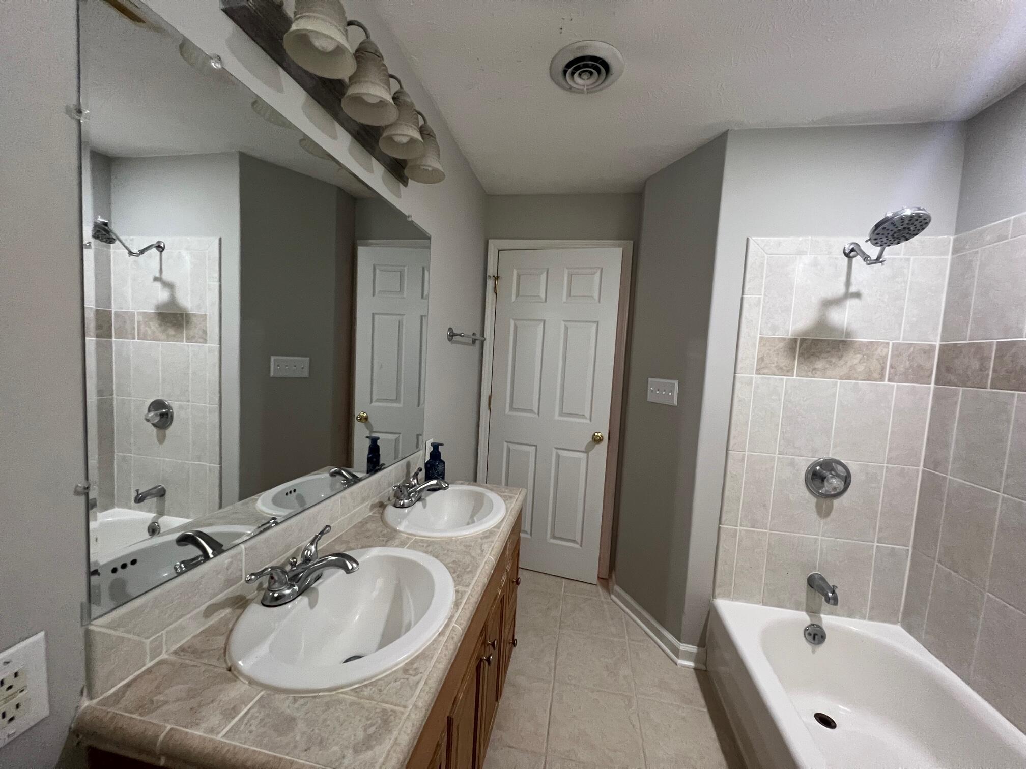 202 Maple Tree Drive Bristol, TN 37620 - Photo 12 of 20 IMG_2015 (1)