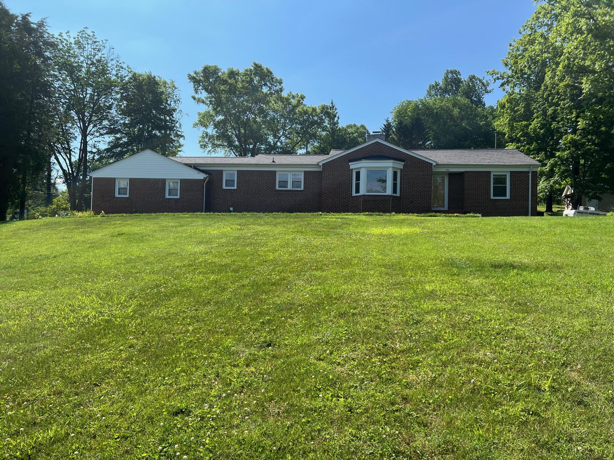 202 Maple Tree Drive Bristol, TN 37620 - Photo 20 of 20 IMG_1995