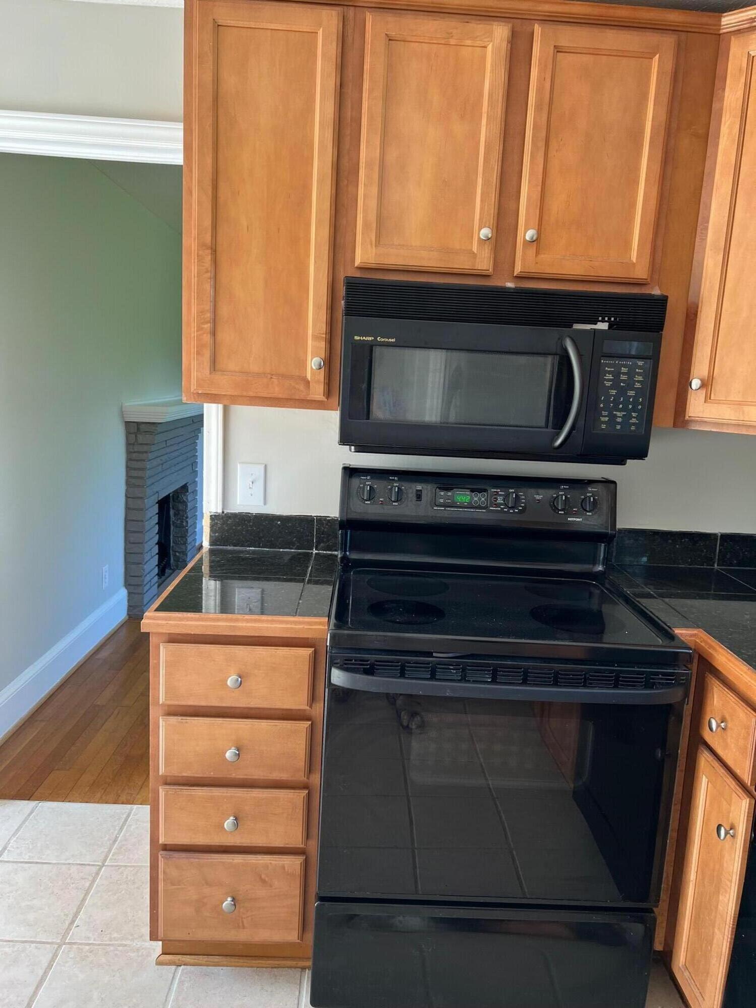 202 Maple Tree Drive Bristol, TN 37620 - Photo 4 of 20 IMG_2017