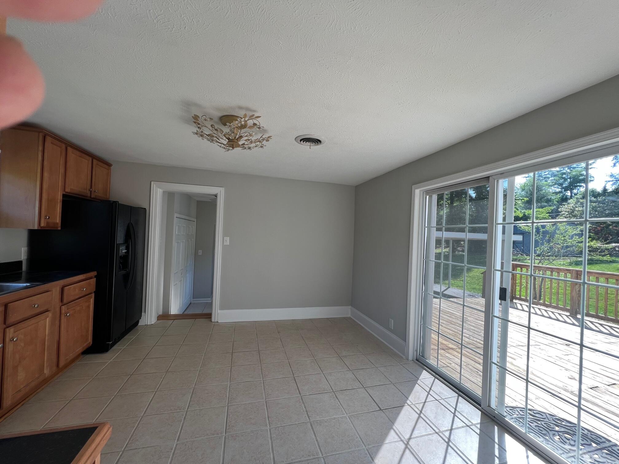 202 Maple Tree Drive Bristol, TN 37620 - Photo 5 of 20 IMG_2009