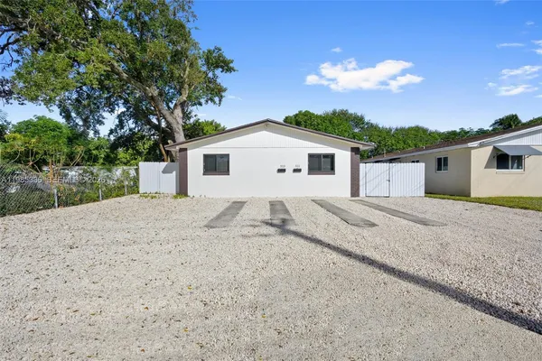 a view of house with a outdoor space