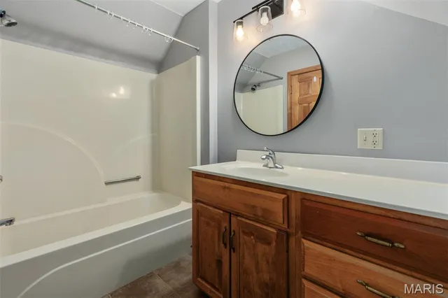 $529,000 | 8 Deer Hollow Lane, Litchfield, IL 62056