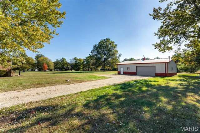 $529,000 | 8 Deer Hollow Lane, Litchfield, IL 62056