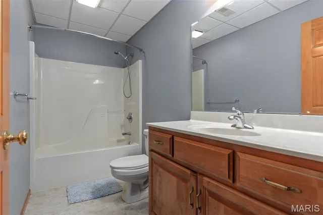 $529,000 | 8 Deer Hollow Lane, Litchfield, IL 62056