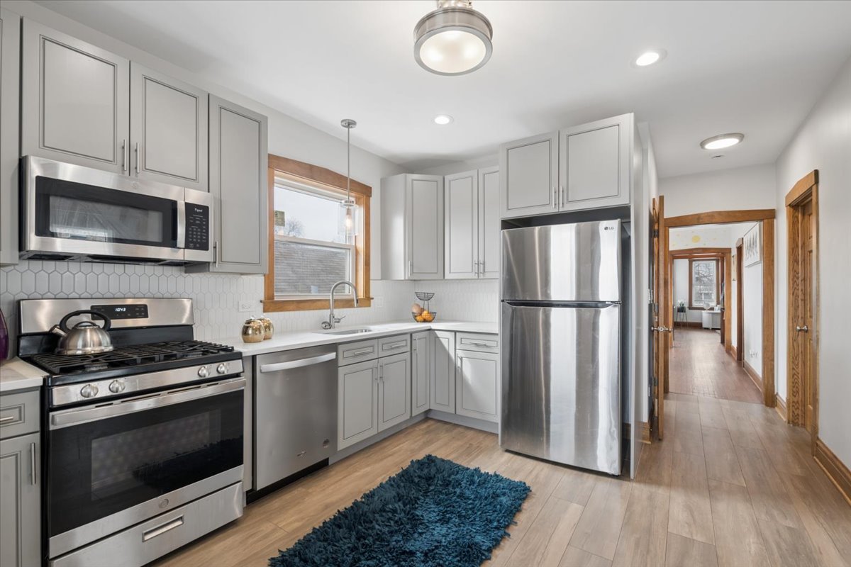 1341 Ridgeland Avenue, Unit 2 Berwyn, IL 60402 - Photo 6 of 14