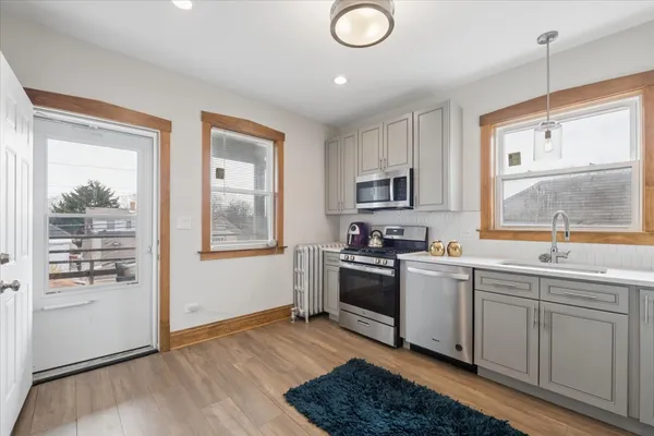 $2,500 | 1341 Ridgeland Avenue, Unit 2, Berwyn, IL 60402