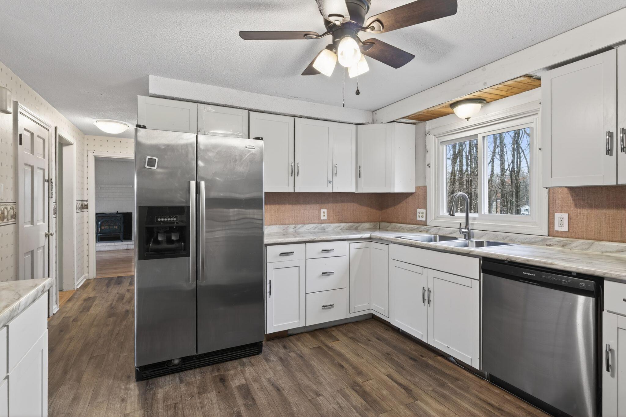 11 Gloria Street Gorham, ME 04038 - Photo 12 of 44 11_Gloria_St_049