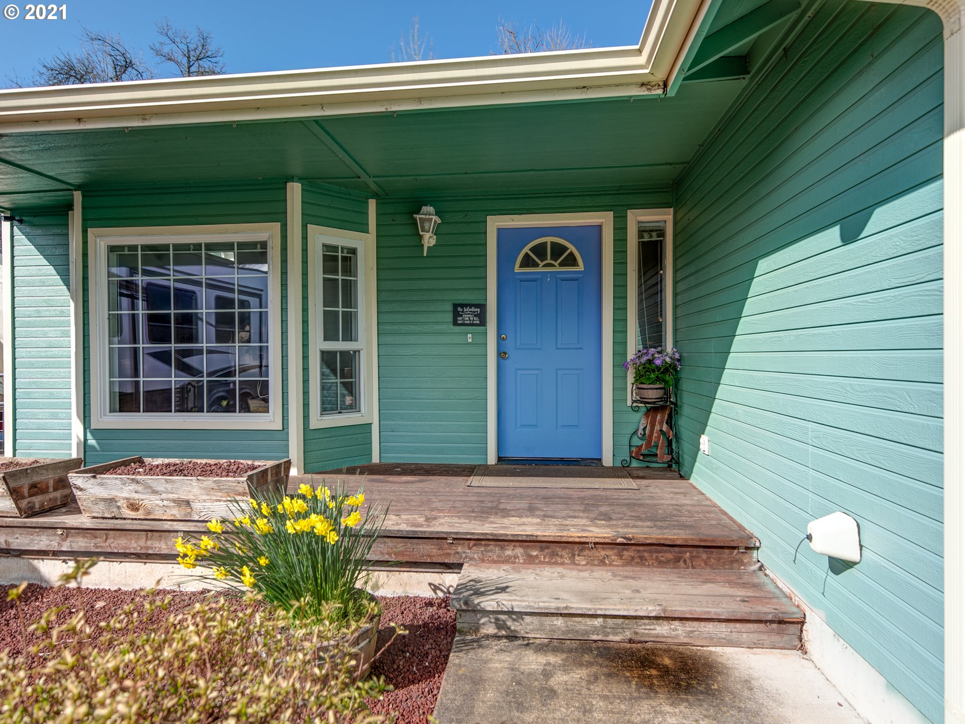 1810 Labona Drive Eugene, OR 97404 - Photo 2 of 30