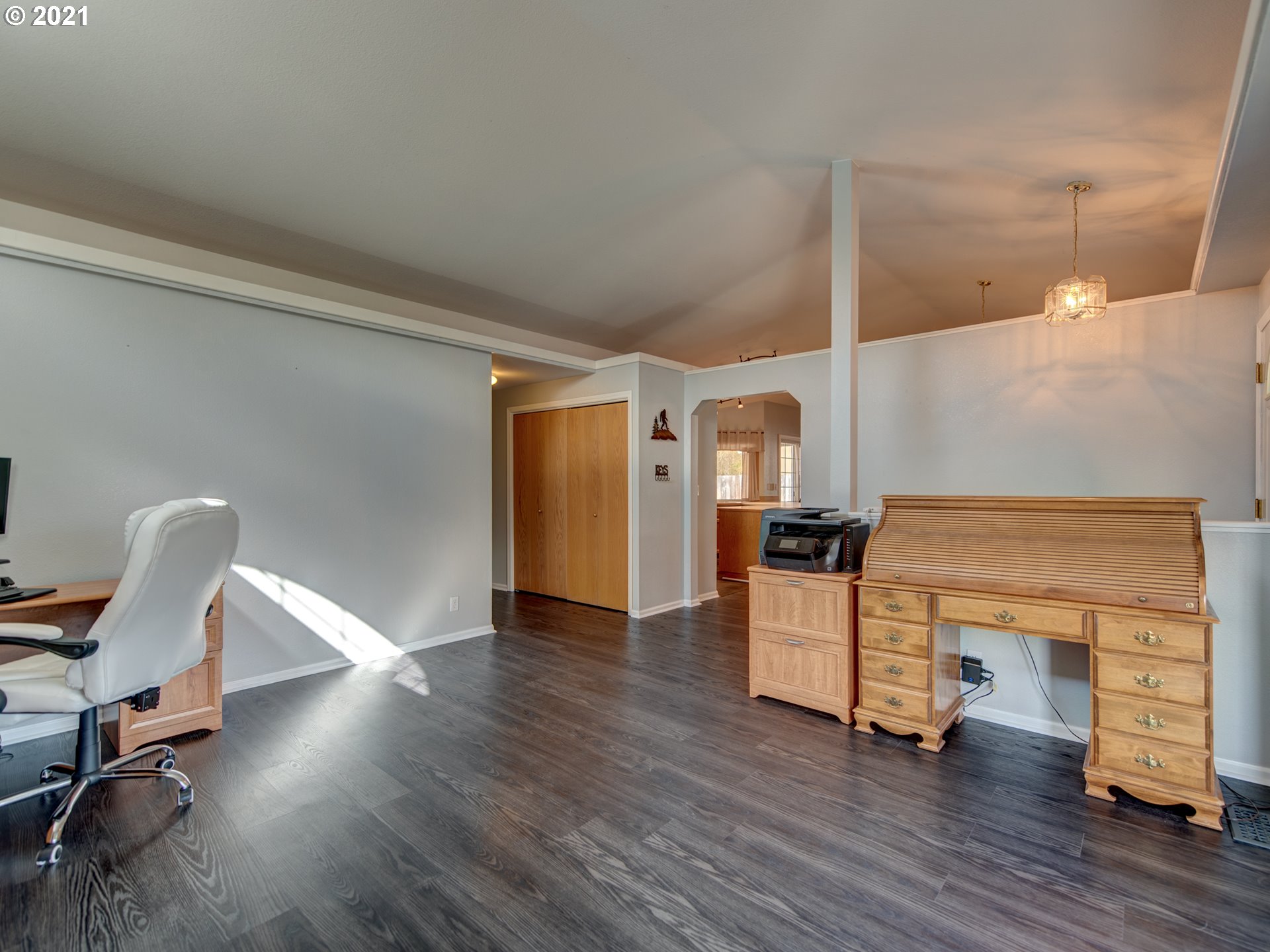 1810 Labona Drive Eugene, OR 97404 - Photo 4 of 30