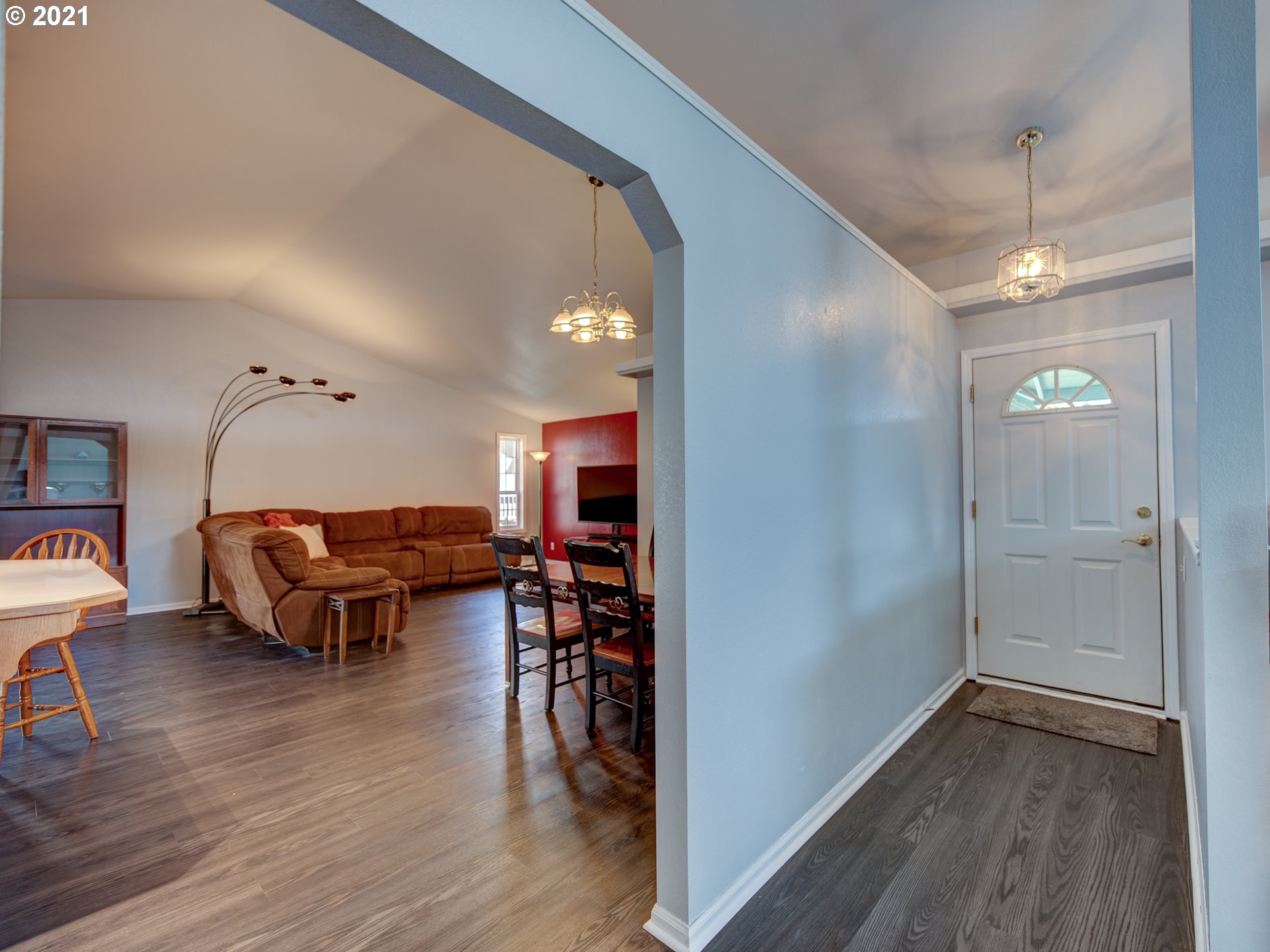 1810 Labona Drive Eugene, OR 97404 - Photo 5 of 30