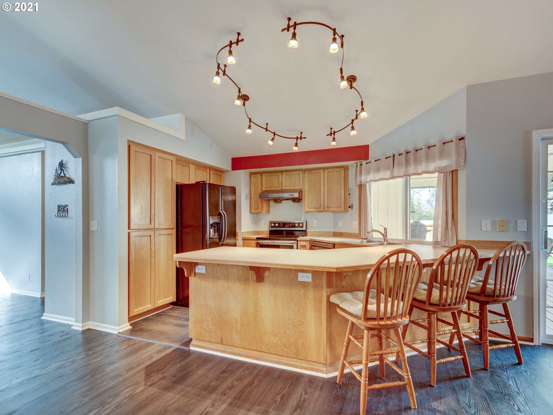 1810 Labona Drive Eugene, OR 97404 - Photo 8 of 30