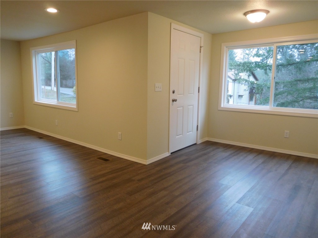 4618 Sunnyslope Road Southwest Port Orchard, WA 98367 - Photo 11 of 22 Gallery Image 11